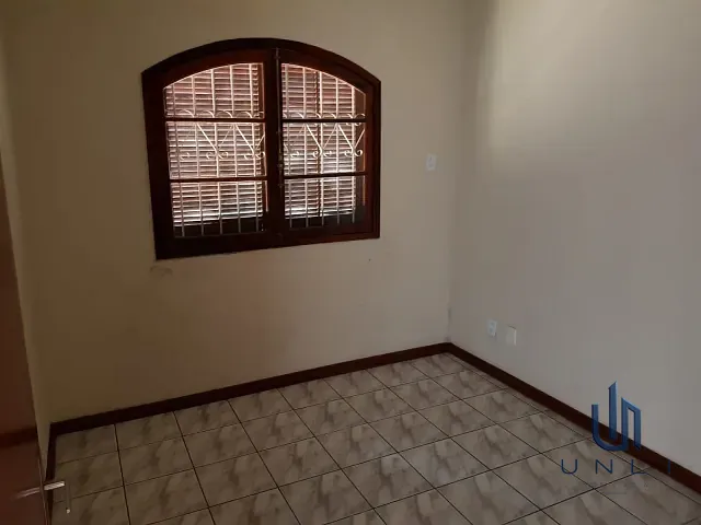 Casa 3 quartos e 2 banheiros, à venda, no bairro Voldac em Volta Redonda