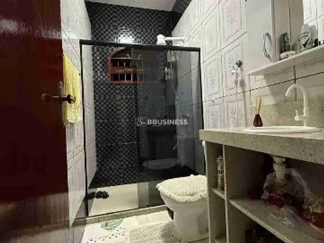 Casa com 25m² 2 quartos e 3 banheiros, à venda, no bairro Centro em São Francisco de Itabapoana