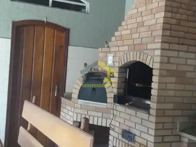 Casa com 1185m² 4 quartos e 7 banheiros, à venda, no bairro Jardim Santa Rosa em Itatiba