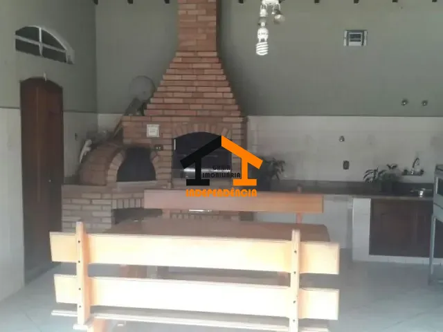 Casa com 1185m² 4 quartos e 7 banheiros, à venda, no bairro Jardim Santa Rosa em Itatiba