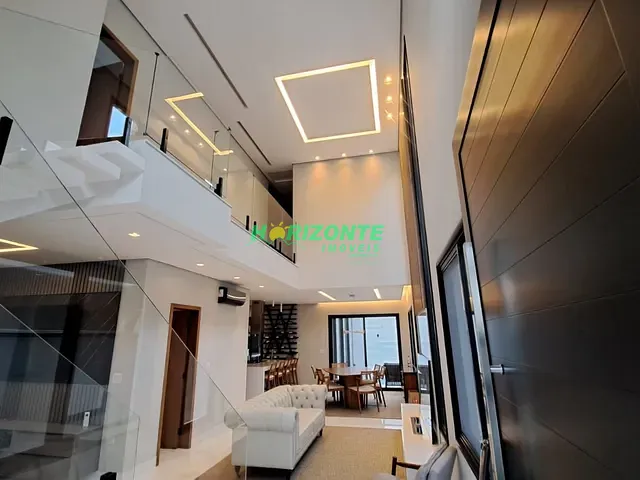 Casa com 253m² 4 quartos e 6 banheiros, à venda, no bairro Urbanova em São José dos Campos