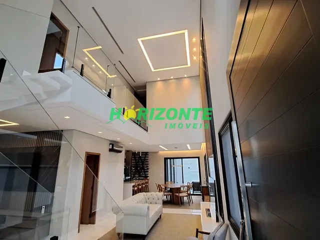Casa com 253m² 4 quartos e 6 banheiros, à venda, no bairro Urbanova em São José dos Campos