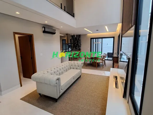 Casa com 253m² 4 quartos e 6 banheiros, à venda, no bairro Urbanova em São José dos Campos