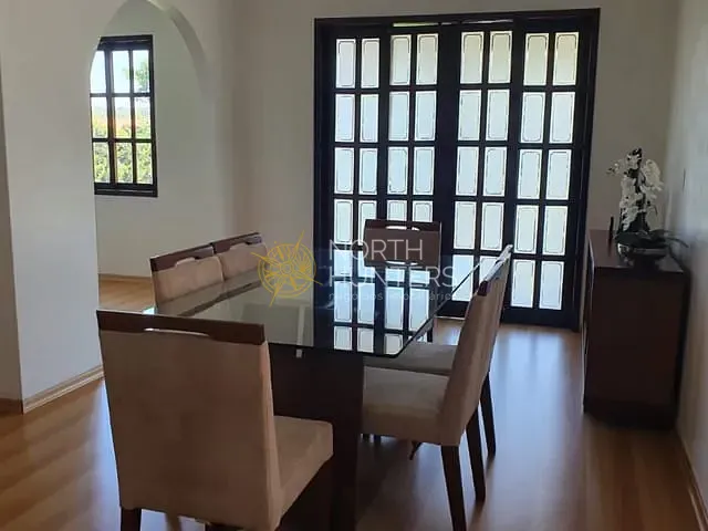 Casa com 200m² 3 quartos e 3 banheiros, à venda, no bairro Boa Vista em Joinville