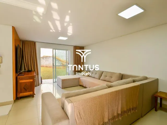 Casa com 239m² 4 quartos e 6 banheiros, à venda, no bairro São Lourenço em Curitiba
