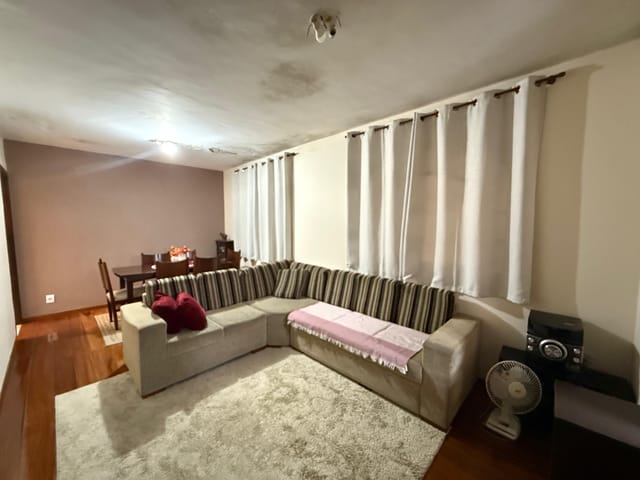Casa com 360m² 3 quartos e 1 banheiro, à venda, no bairro Jardim Alvorada em Belo Horizonte