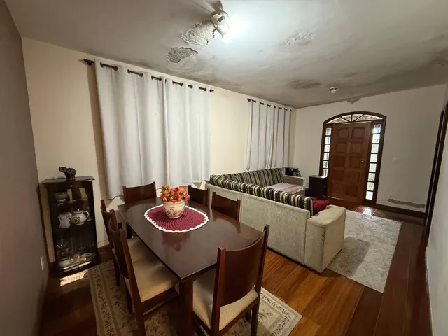 Casa com 360m² 3 quartos e 1 banheiro, à venda, no bairro Jardim Alvorada em Belo Horizonte