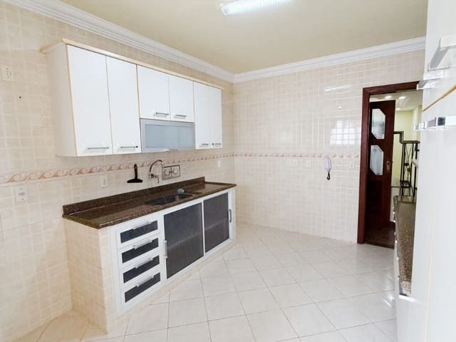 Casa com 200m² 3 quartos e 3 banheiros, à venda, no bairro Parque Duque de Caxias em Macaé