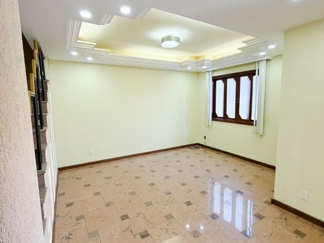 Casa com 200m² 3 quartos e 3 banheiros, à venda, no bairro Parque Duque de Caxias em Macaé
