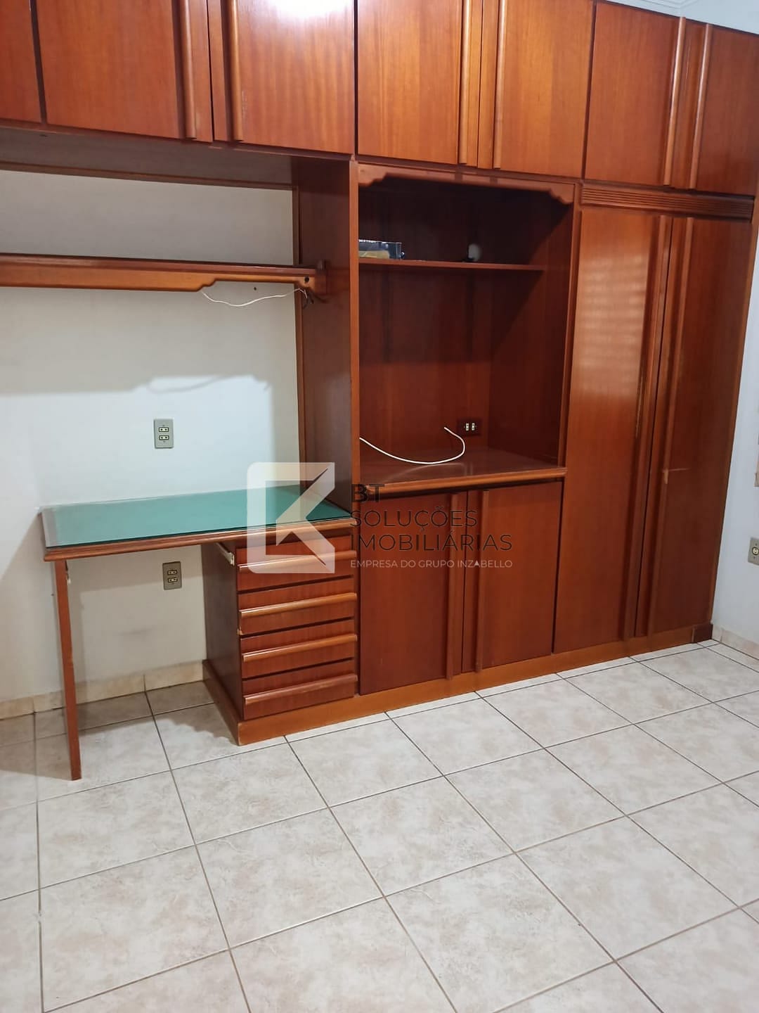 Casa à venda com 3 quartos, 320m² - Foto 9