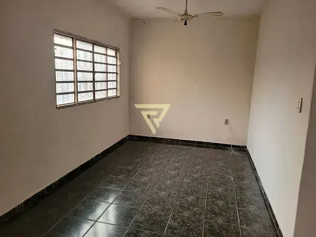 Casa com 200m² 2 quartos e 1 banheiro, à venda, no bairro Solar Boa Vista em Ribeirão Preto