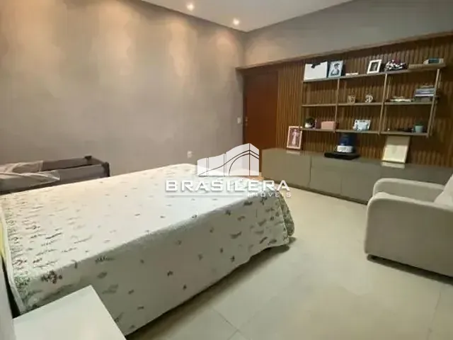 Casa com 360m² 3 quartos e 4 banheiros, à venda, no bairro Residencial Condomínio Jardim Veneza em Senador Canedo