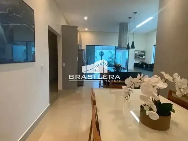 Casa com 360m² 3 quartos e 4 banheiros, à venda, no bairro Residencial Condomínio Jardim Veneza em Senador Canedo