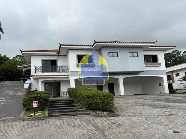 Casa com 1500m² 4 quartos e 3 banheiros, à venda, no bairro Residencial Tamboré em Barueri