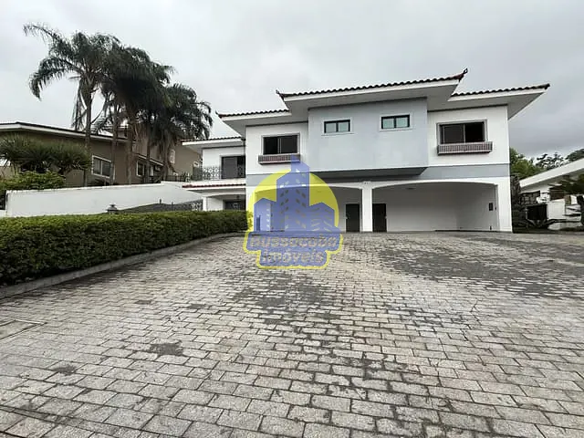 Casa com 1500m² 4 quartos e 3 banheiros, à venda, no bairro Residencial Tamboré em Barueri
