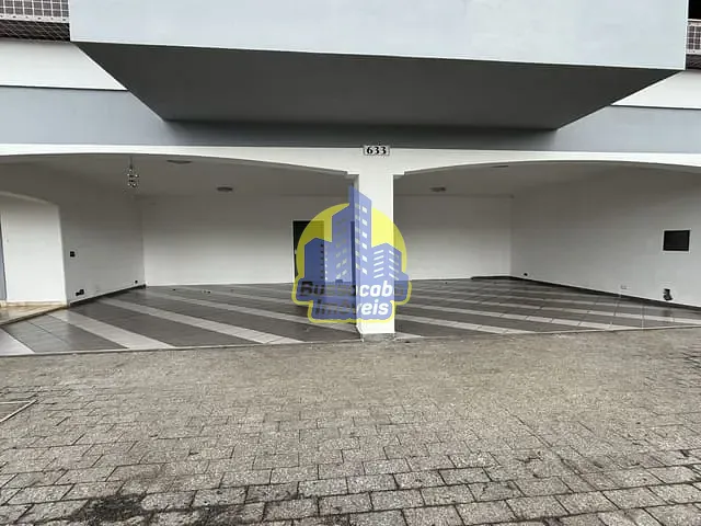 Casa com 1500m² 4 quartos e 3 banheiros, à venda, no bairro Residencial Tamboré em Barueri