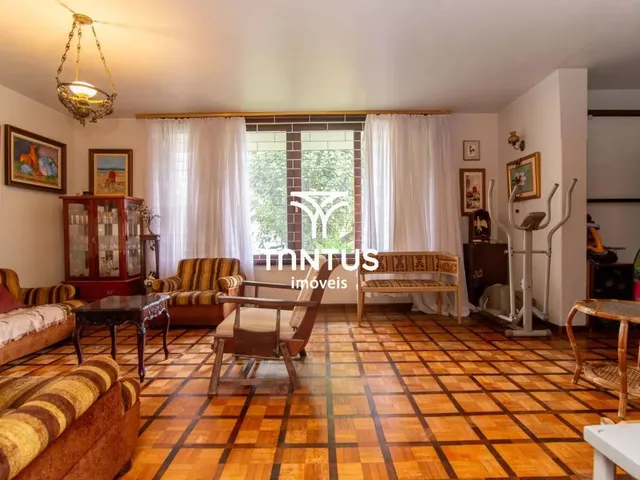 Casa com 657m² 4 quartos e 4 banheiros, à venda, no bairro Alto da Glória em Curitiba