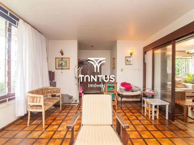 Casa com 657m² 4 quartos e 4 banheiros, à venda, no bairro Alto da Glória em Curitiba
