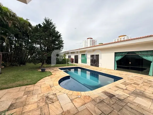Casa com 897m² 4 quartos e 7 banheiros, para alugar, no bairro Vila Albertina em São Paulo