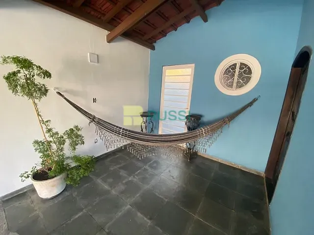 Casa com 250m² 3 quartos e 2 banheiros, à venda, no bairro Jardim das Indústrias em São José dos Campos