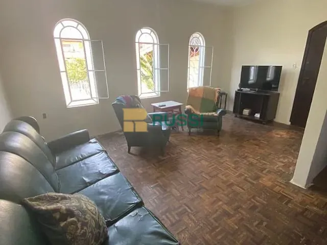 Casa com 250m² 3 quartos e 2 banheiros, à venda, no bairro Jardim das Indústrias em São José dos Campos