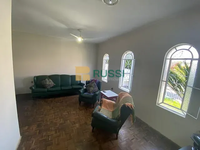 Casa com 250m² 3 quartos e 2 banheiros, à venda, no bairro Jardim das Indústrias em São José dos Campos