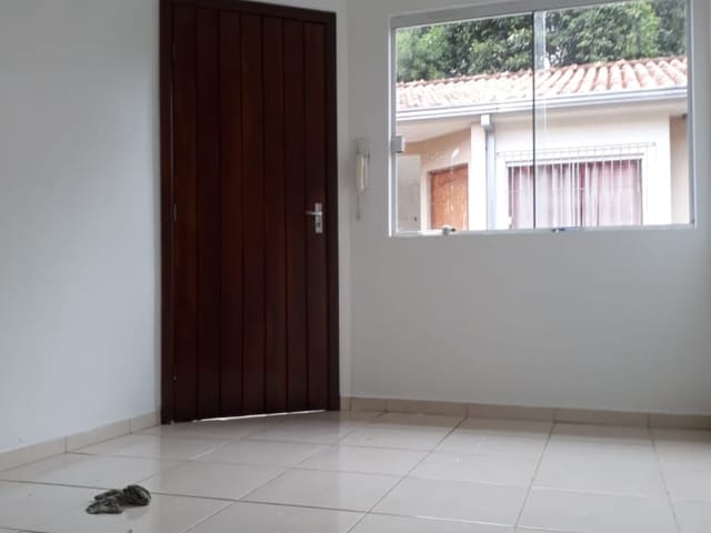 Casa com 60m² 2 quartos e 1 banheiro, à venda, no bairro Uvaranas em Ponta Grossa