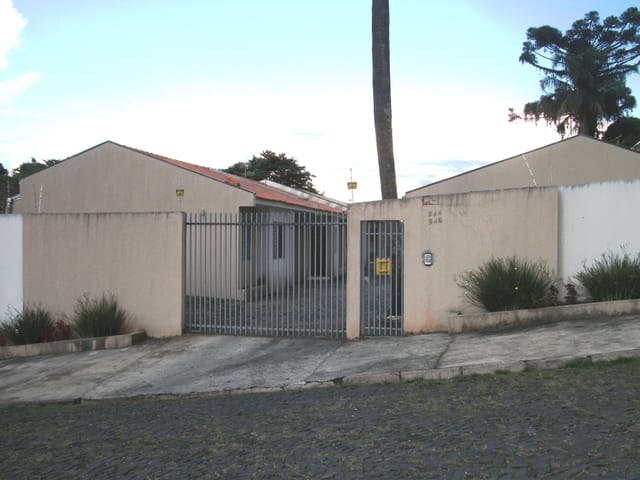 Casa com 60m² 2 quartos e 1 banheiro, à venda, no bairro Uvaranas em Ponta Grossa