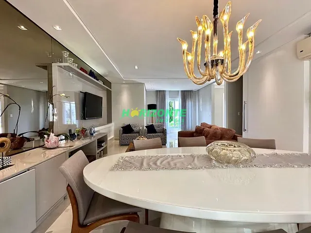 Casa com 500m² 4 quartos e 6 banheiros, à venda, no bairro Vila Oliveira em Mogi das Cruzes