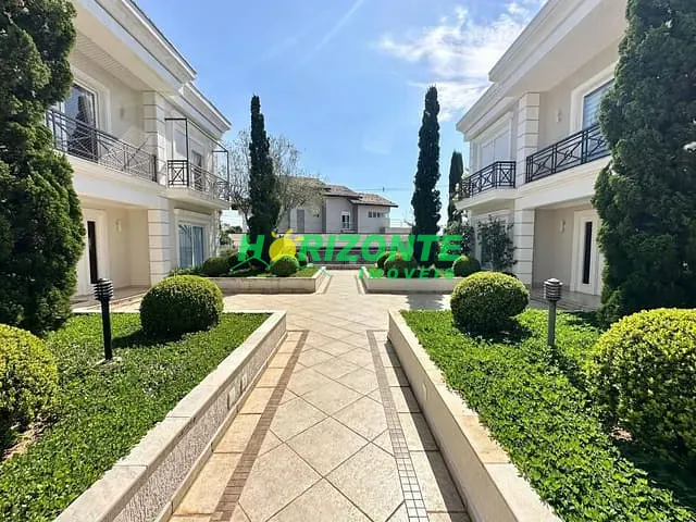 Casa com 500m² 4 quartos e 6 banheiros, à venda, no bairro Vila Oliveira em Mogi das Cruzes