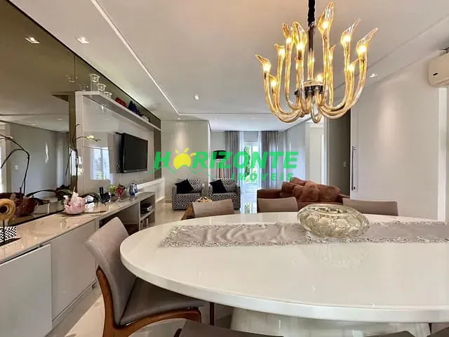 Casa com 500m² 4 quartos e 6 banheiros, à venda, no bairro Vila Oliveira em Mogi das Cruzes
