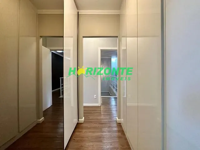 Casa com 500m² 4 quartos e 6 banheiros, à venda, no bairro Vila Oliveira em Mogi das Cruzes