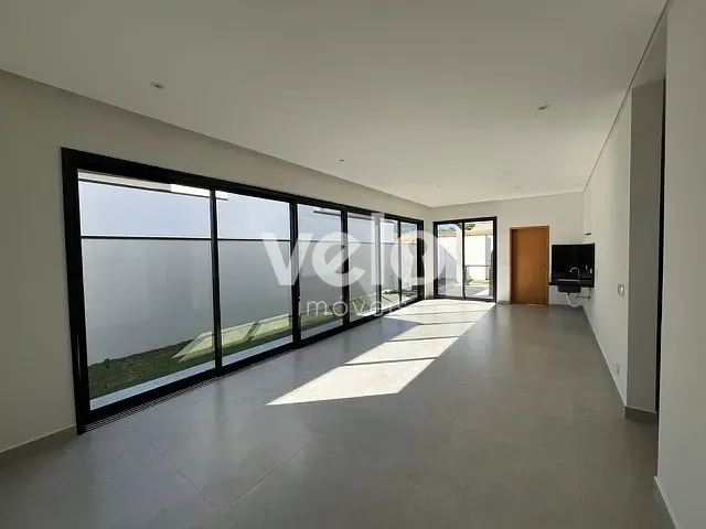 Casa 4 quartos e 3 banheiros, à venda, no bairro Loteamento Residencial Fazenda Casa Grande em Taubaté