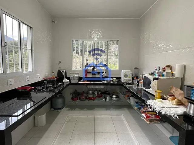 Casa com 300m² 3 quartos e 1 banheiro, à venda, no bairro Cantagalo em Caraguatatuba