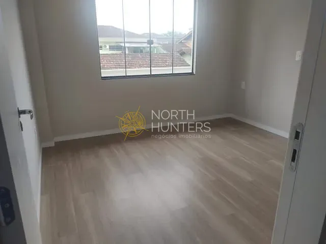 Casa com 159m² 2 quartos e 3 banheiros, à venda, no bairro Glória em Joinville