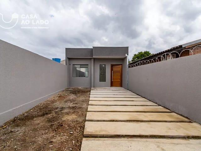 Casa 2 quartos e 1 banheiro, à venda, no bairro Maria Antonieta em Curitiba