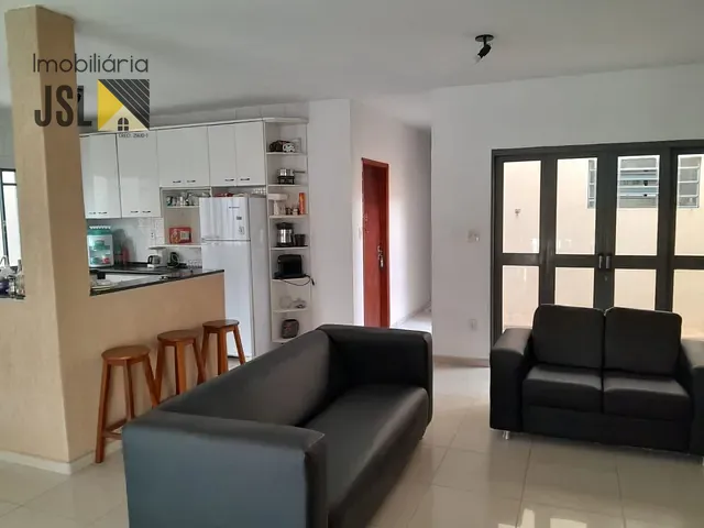 Casa com 300m² 3 quartos e 3 banheiros, à venda, no bairro Vila Santos em Caçapava