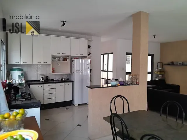 Casa com 300m² 3 quartos e 3 banheiros, à venda, no bairro Vila Santos em Caçapava
