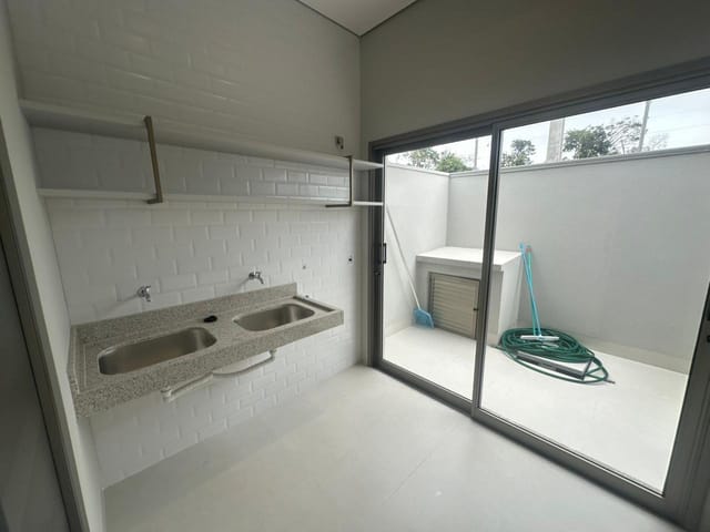 Casa com 358m² 3 quartos e 1 banheiro, à venda, no bairro Alameda das Cores Residencial em Sinop