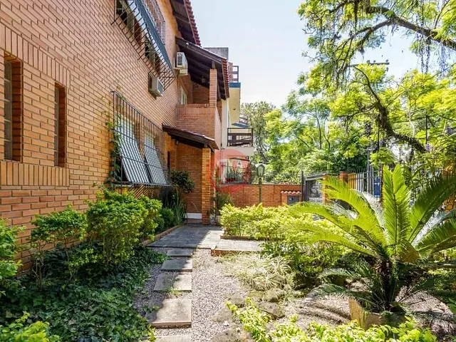 Casa com 494m² 5 quartos e 5 banheiros, à venda, no bairro Rio Branco em Porto Alegre