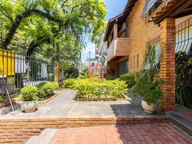 Casa com 494m² 5 quartos e 5 banheiros, à venda, no bairro Rio Branco em Porto Alegre