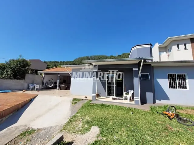 Casa com 335m² 3 quartos e 2 banheiros, à venda, no bairro Sintrial em Concórdia