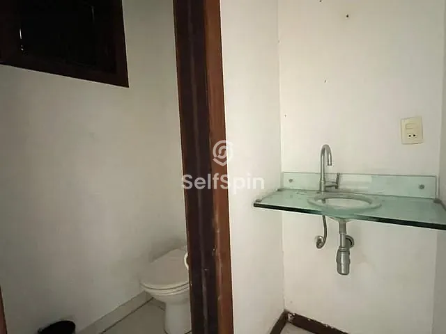 Casa com 350m² 3 quartos e 2 banheiros, para alugar, no bairro Camboinhas em Niterói