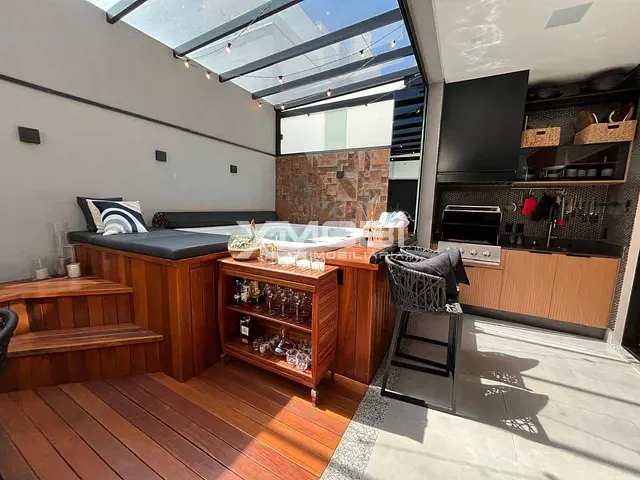 Casa com 150m² 3 quartos e 5 banheiros, à venda ou para alugar, no bairro Jardim Celeste em Jundiaí