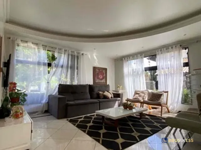 Casa com 720m² 4 quartos e 4 banheiros, à venda, no bairro Parque Rodoviários em Avenida Doutor Nilo Peçanha