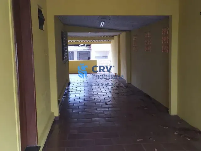 Casa com 345m² 3 quartos e 2 banheiros, à venda, no bairro Caravelle em Londrina