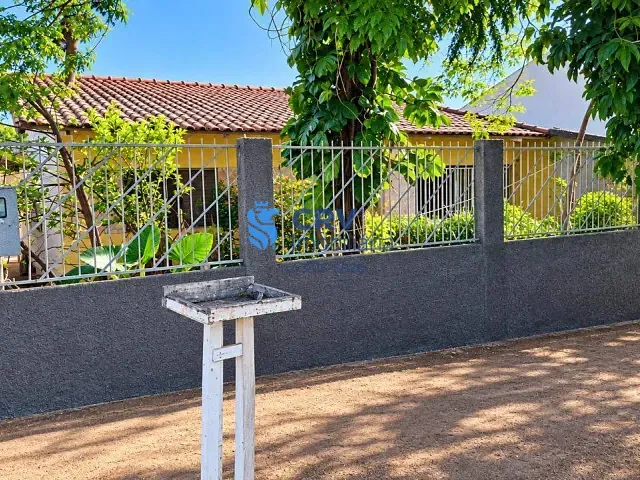 Casa com 345m² 3 quartos e 2 banheiros, à venda, no bairro Caravelle em Londrina