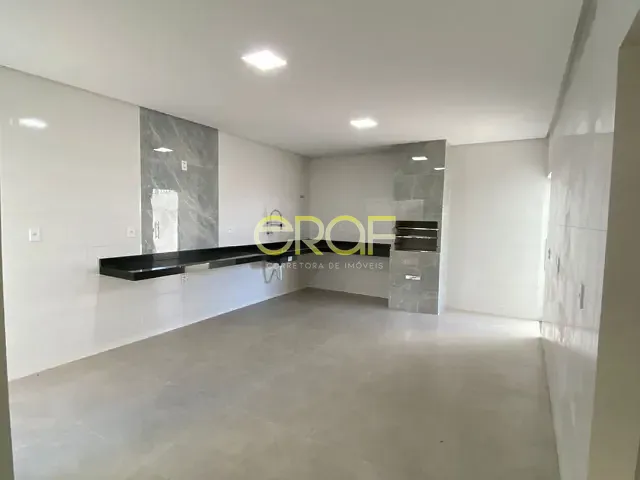 Casa 3 quartos e 2 banheiros, à venda, no bairro Jardim Califórnia em Formosa