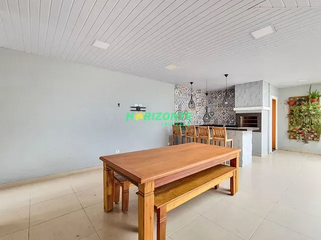 Casa com 260m² 4 quartos e 4 banheiros, à venda, no bairro Urbanova em São José dos Campos