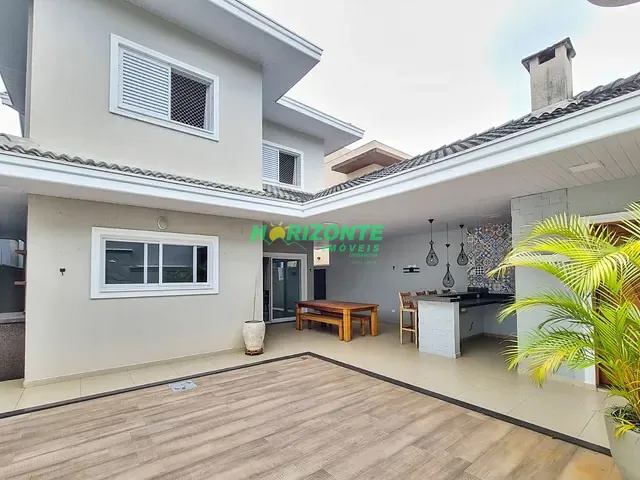 Casa com 260m² 4 quartos e 4 banheiros, à venda, no bairro Urbanova em São José dos Campos